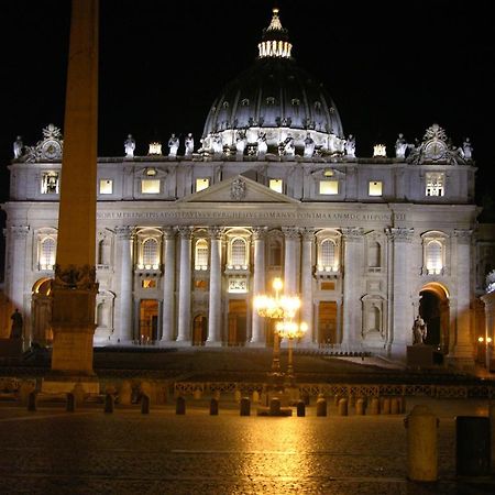 Vatican White Domus Roma Exterior foto
